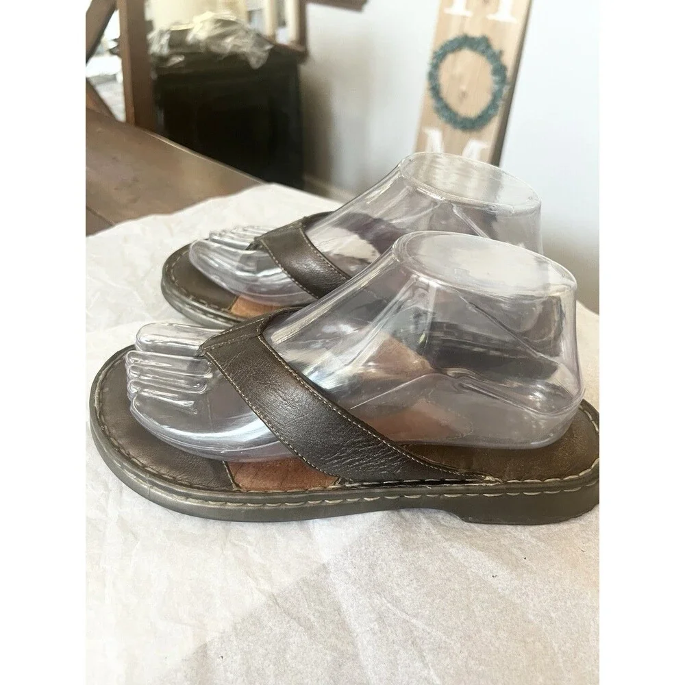 Born Womens 8 Flip Flop Brown Leather Slip On Open Toe Comfort